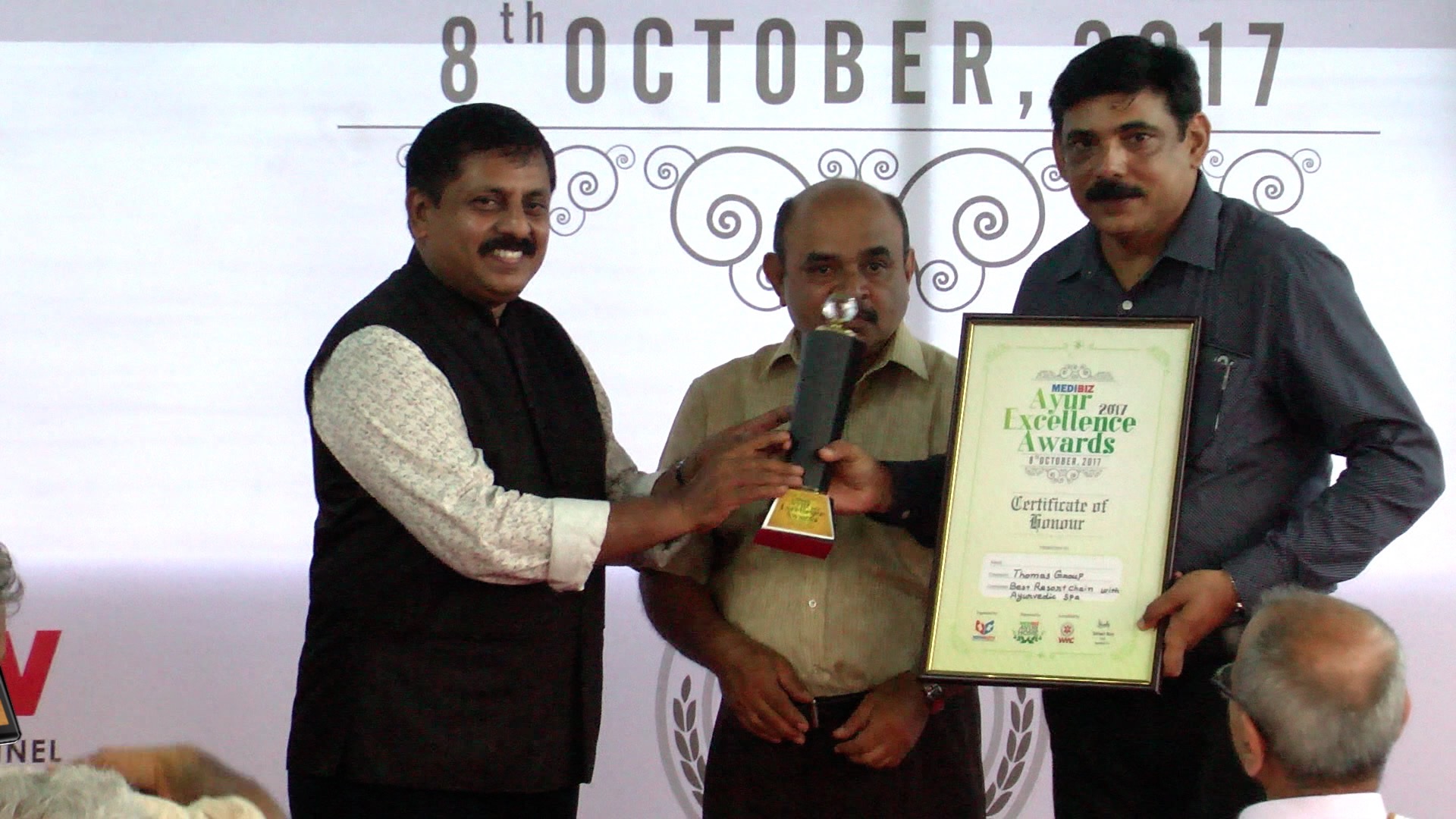  Medibiz Ayur Excellence Award -Best Resort Chain with Ayurvedic Spa-Thomas Group